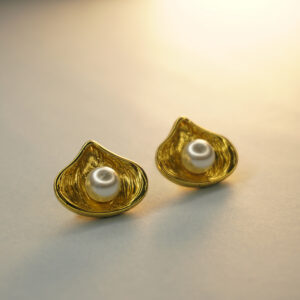 Golden Pearl Shell #1 Earring