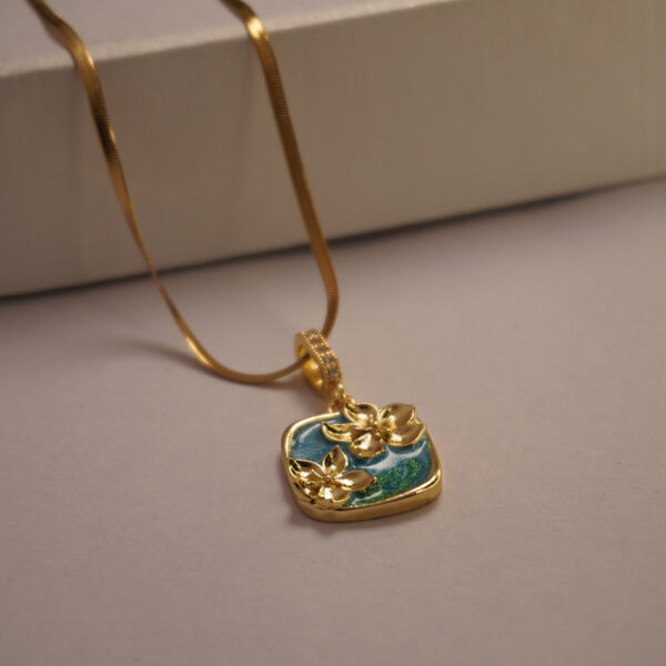 Golden Blue Resin Necklace