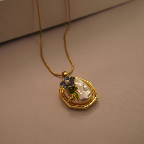 Golden Pearl Necklace #1